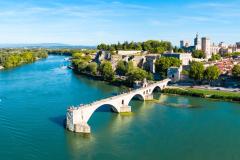 Vue sur le pont d'Avignon.