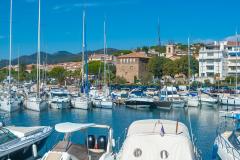 Sainte-Maxime fait partie des villes les plus prisées de la baie de Saint-Tropez. © Juergen Wackenhut - Shutterstock