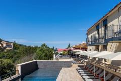 Hôtel Sainte-Victoire vue sur la piscine