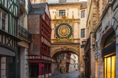 Le Gros-Horloge fait partie des monuments emblématiques de Rouen. © samael334 - Getty images