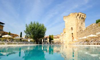 Chauffée, la piscine extérieure de l'Aquabella Hôtel & Spa est ouverte toute l'année.