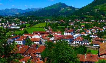 Saint-Jean-Pied-de-Port une ville dans le Pays Basque intérieur