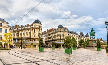 Orléans fait l'objet d'une demande importante de biens immobiliers. © Leonid Andronov -  Adobe Stock