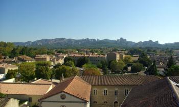 Saint-Rémy-de-Provence se situe dans les Alpilles, un secteur recherché. © Fred - Adobe Stock