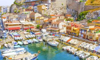 Les logements surestimés font l'objet d'une négociation plus importante à Marseille. © TravelWorld - Adobe Stock