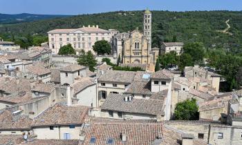 Uzès fait partie des communes autour de Nîmes les plus prisées. © COULANGES - Shutterstock