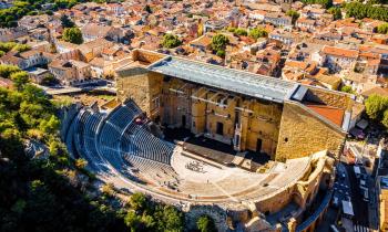 Les prix demeurent accessibles à Orange malgré la demande de plus en plus forte. © Alexey Fedorenko - Shutterstock