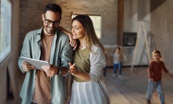 Le PAM est garanti par une hypothèque sur le bien immobilier couplée à une garantie de l’État, qui couvre 75 % du montant du prêt. © skynesher - Getty images