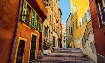 L'une des annonces de location les plus chères de 2024 concernait une maison niçoise de 255 m² louée 100 000 € par mois. © Michal Krakowiak - Getty images