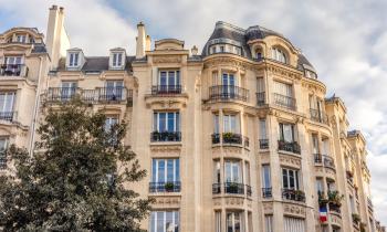 Le volume d’annonces disponibles pour la location demeure inférieure de 25 % à celle observée avant la crise sanitaire. © Nikada - Getty images