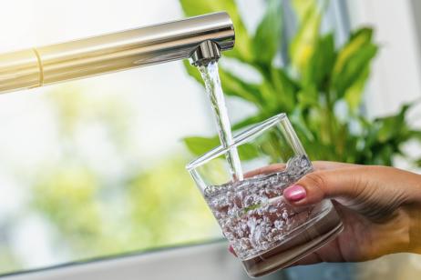 si l’eau froide est comprise dans les charges, il n’en est pas de même pour la consommation de votre chauffe-eau ! ©r.classen/Shutterstock