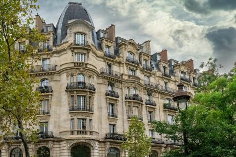Dans le 11e arrondissement de Paris, le marché immobilier est scindé entre les biens standards et les biens d'exception. © Pascale Gueret/Wirestock Creators - Adobe Stock