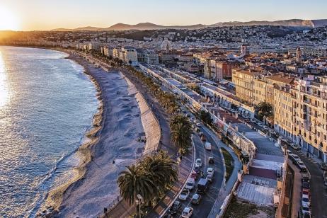 La ville de Nice au coucher du soleil