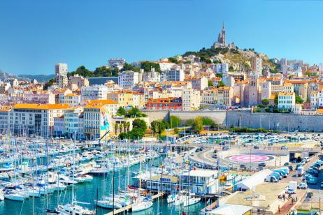 Vue sur le port de Marseille et la ville