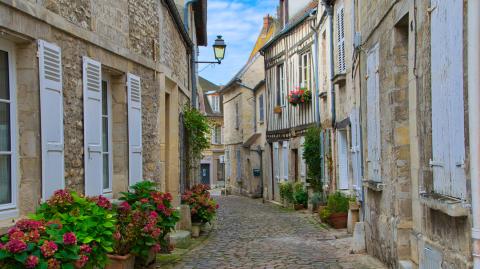 Le centre-ville séduit les acquéreurs avec ses vieilles maisons à colombages. 