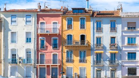 Sète est reconnaissable avec ses immeubles aux façades colorées. 