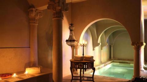 Hôtel Les Jardins Secrets bains romains