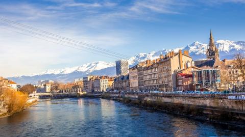 Grenoble dispose d'un environnement montagnard exceptionnel. 