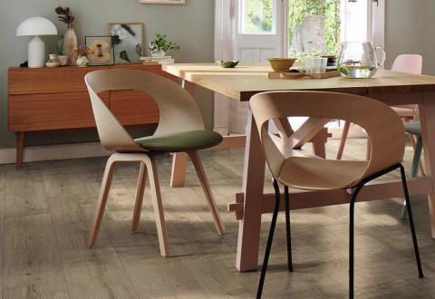 Intérieur avec sol en stratifié