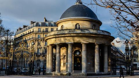 Les acquéreurs sont nombreux à rechercher la proximité avec le Parc Monceau. © Laura