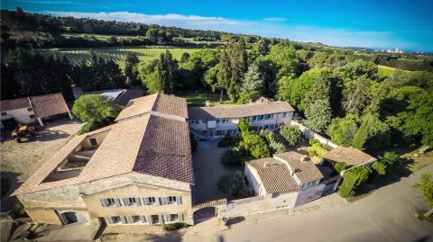 Château Mourgues du Grès vue aérienne