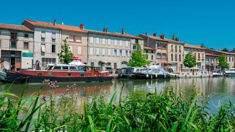 Le canal du Midi est l’atout de charme de la ville de Castelnaudary.