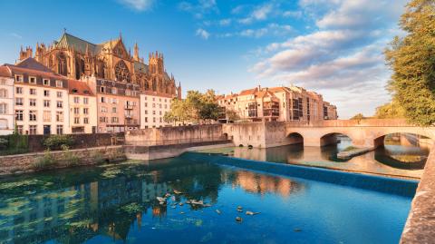 Ville d’Art et d’Histoire, Metz séduit les acquéreurs à la recherche d’un bien de luxe. 