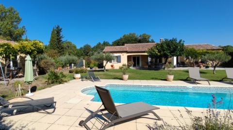 Carcès maison vue extérieure 