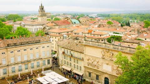 place-horloge-avignon-logicimmo