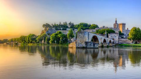 Les prix ont commencé à se stabiliser dans le Vaucluse mais la tension immobilière reste forte. © fenlio - Adobe Stock