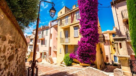 Cannes fait office d'exception dans le secteur avec davantage de biens en stock. © rh2010 - Adobe Stock