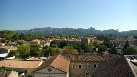 Saint-Rémy-de-Provence se situe dans les Alpilles, un secteur recherché. © Fred - Adobe Stock