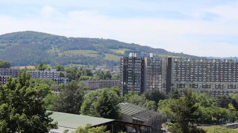 Limitrophe de la Haute-Loire, Firminy propose des prix de vente particulièrement attractifs. 