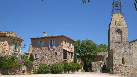 place-eglise-le-cannet-des-maures-logicimmo