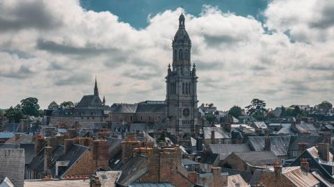 Verte et dynamique, Avranches est une ville agréable à vivre. 