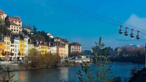 vue-sur-telepherique-grenoble-logicimmo