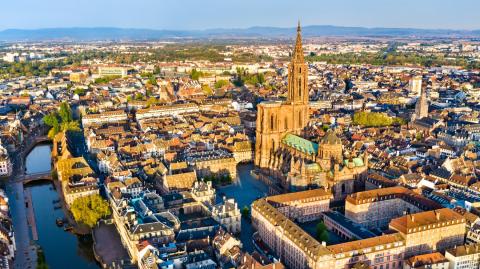 La première couronne est de plus en plus recherchée par les acquéreurs strasbourgeois. © Leonid Andronov – Getty Images