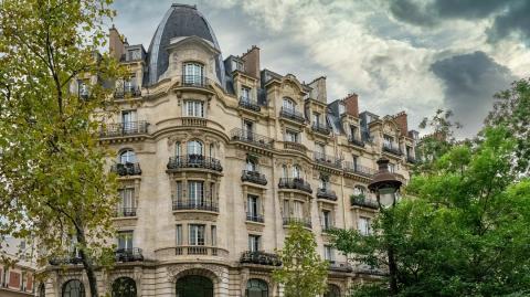 Dans le 11e arrondissement de Paris, le marché immobilier est scindé entre les biens standards et les biens d'exception. © Pascale Gueret/Wirestock Creators - Adobe Stock