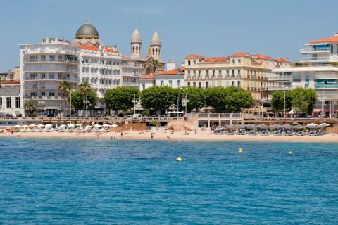 La location saisonnière séduit les investisseurs à Agay. © Bim - Getty Images