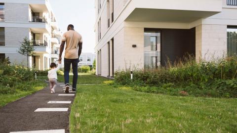 L'accession sociale à la propriété vous permet de réaliser un achat sécurisé, avec une décote de 10 à 30 %. © fotografixx - Getty images