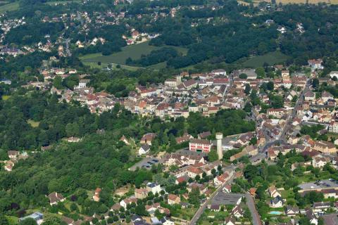 Vue aérienne de Neauphle-le-Château