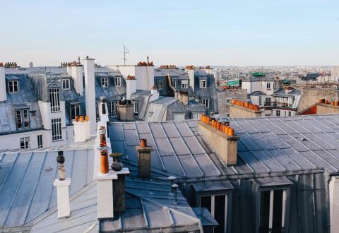 Comme dans le reste de la France, le marché immobilier parisien a subi de plein fouet la hausse des taux. © lechatnoir - Getty Images