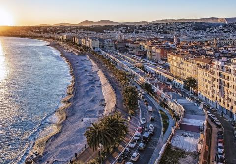 La ville de Nice au coucher du soleil