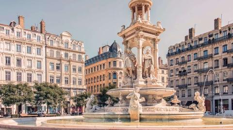 Malgré un marché immobilier en baisse, des quartiers comme Bellecour/Hôtel-Dieu, Cordeliers/Jacobins et Puvis de Chavannes/Le Lycée tirent leur épingle du jeu. © StockByM - Getty images