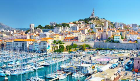 Vue sur le port de Marseille et la ville