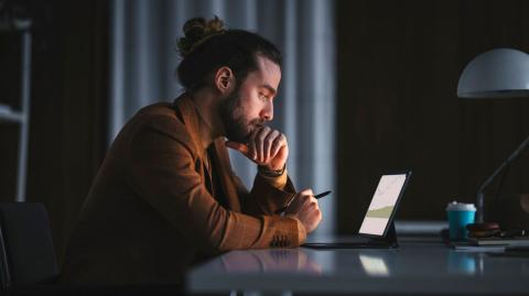 Le paiement du loyer est une obligation contractuelle, il est donc, en principe, interdit de cesser le paiement de son loyer. © miniseries - Getty images